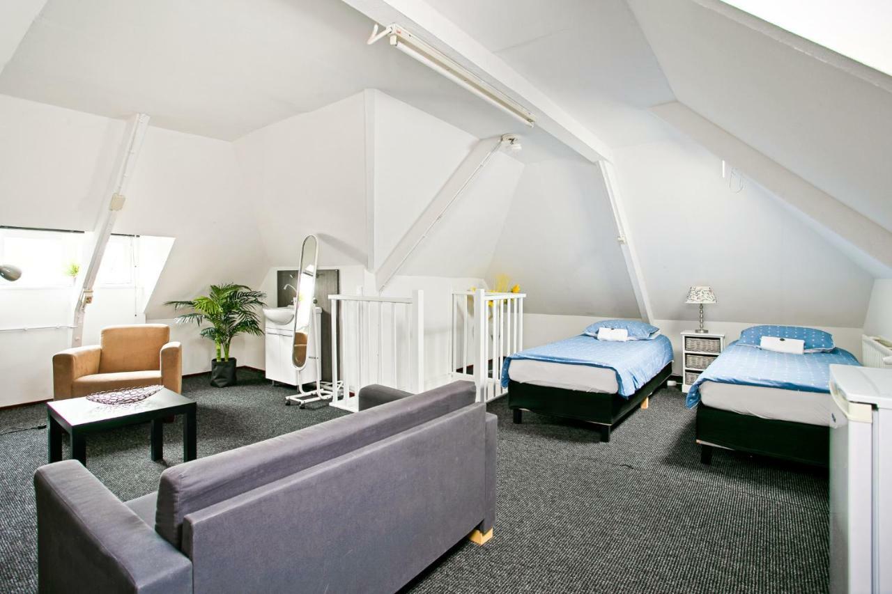 Guesthouse Living & Sleeping Eindhoven Esterno foto
